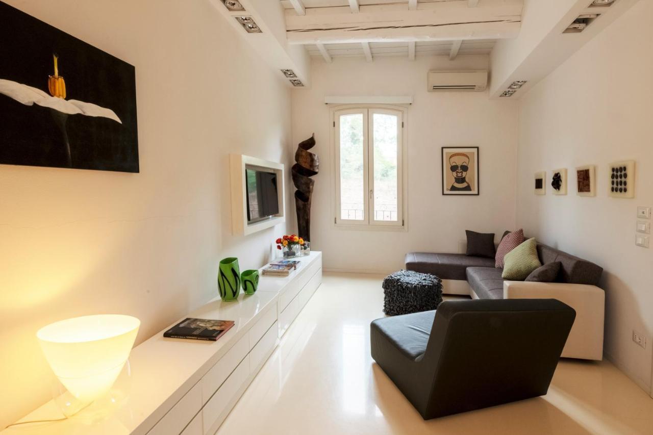 Charming Flat In Centro A Ferrara Con Posto Auto Villa Ngoại thất bức ảnh