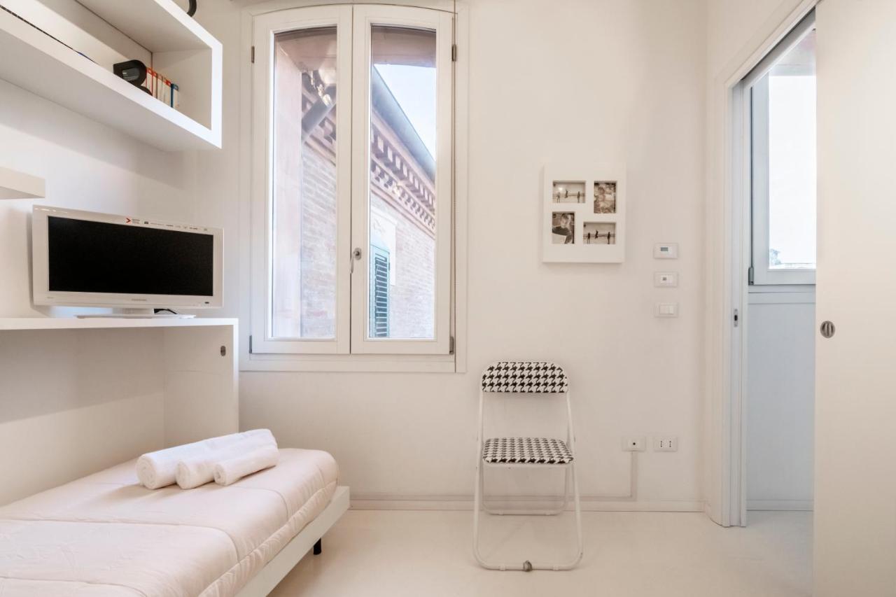 Charming Flat In Centro A Ferrara Con Posto Auto Villa Ngoại thất bức ảnh