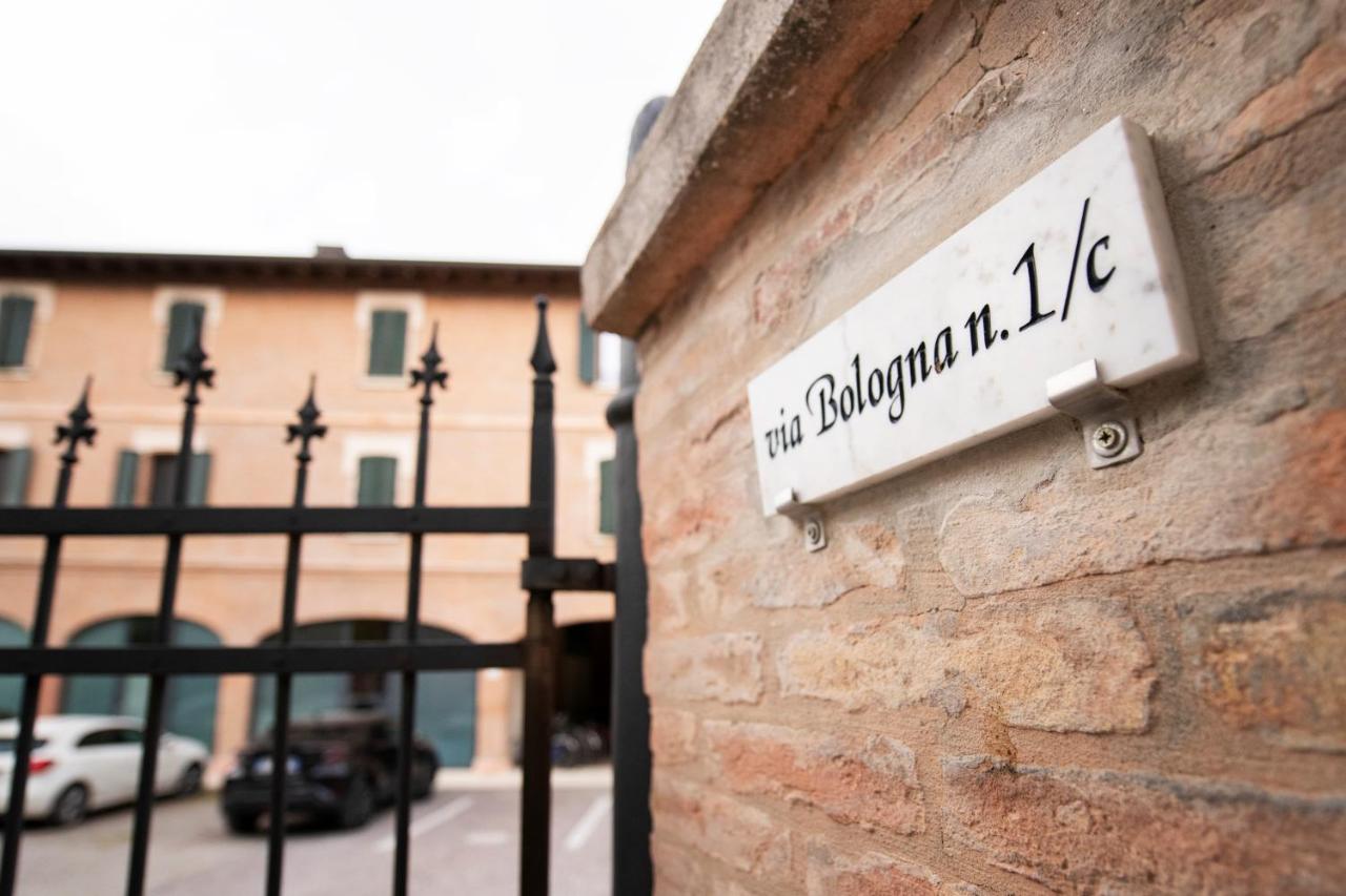 Charming Flat In Centro A Ferrara Con Posto Auto Villa Ngoại thất bức ảnh